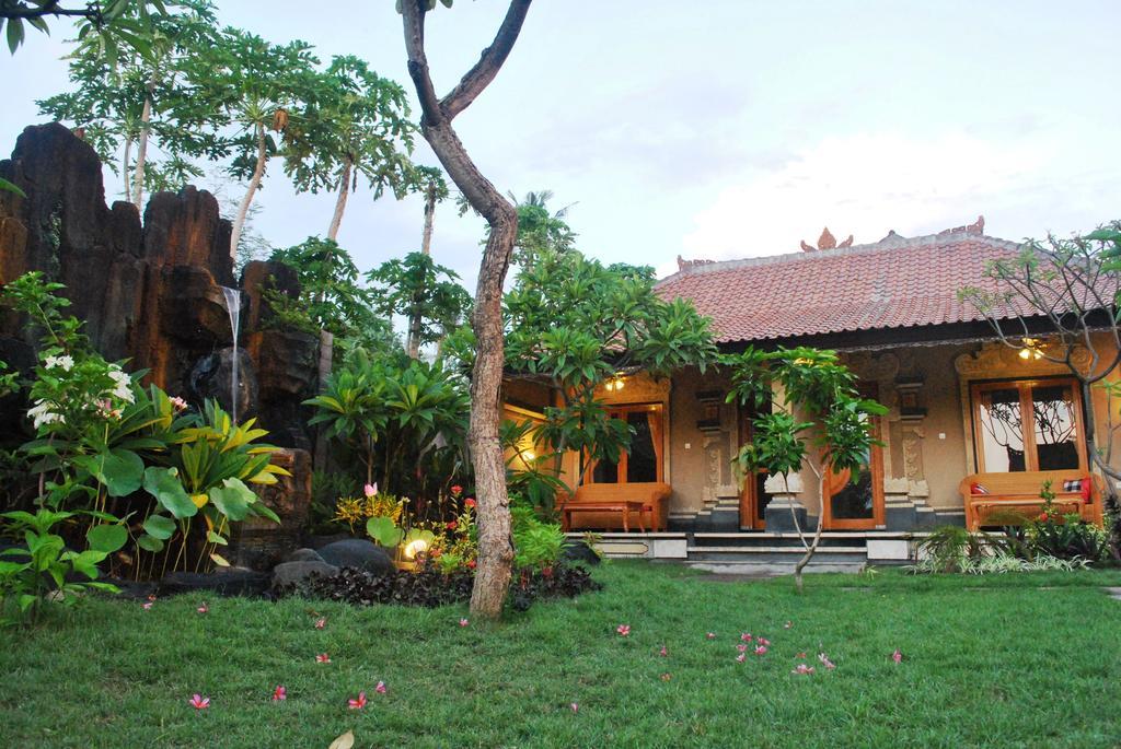 Trijaya Pensión Pemuteran Exterior foto