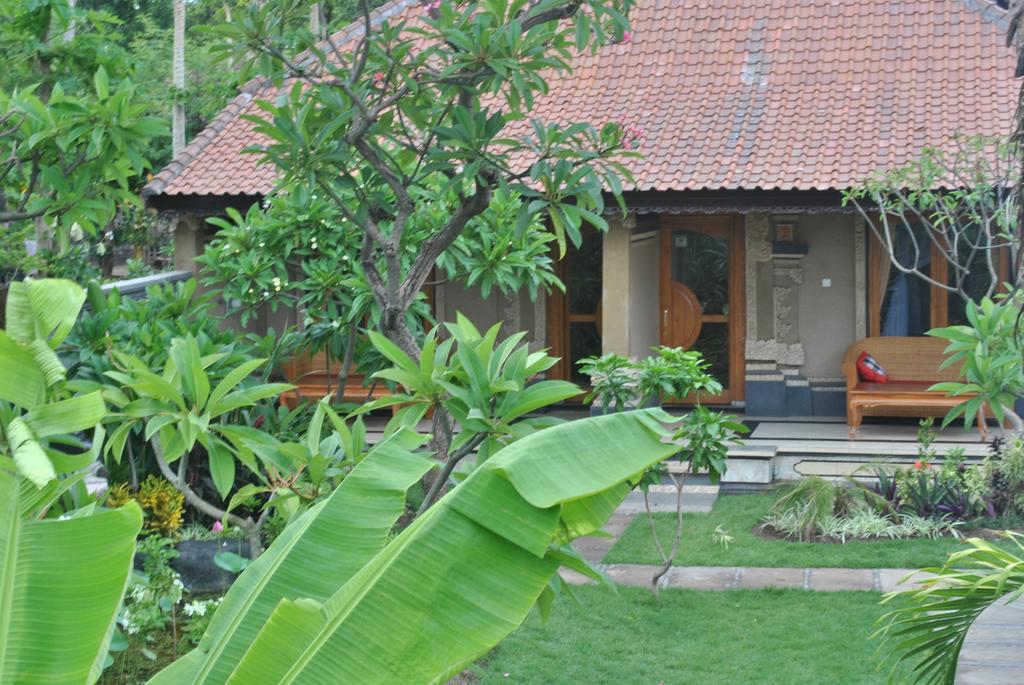 Trijaya Pensión Pemuteran Exterior foto