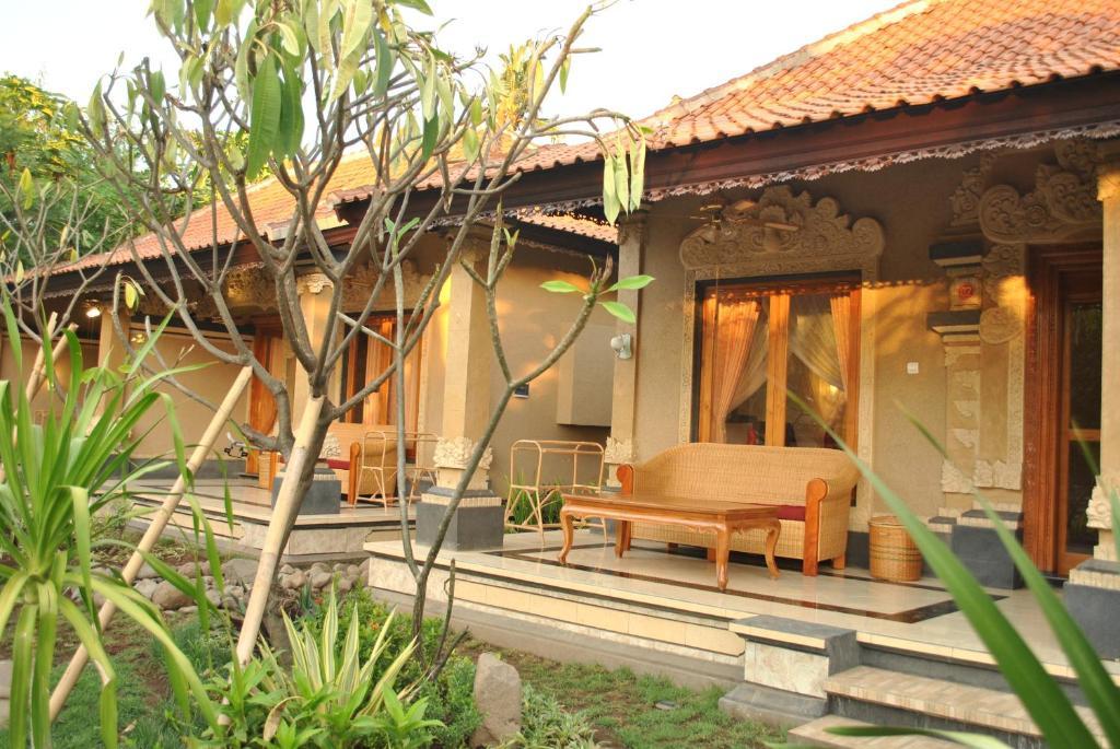 Trijaya Pensión Pemuteran Exterior foto