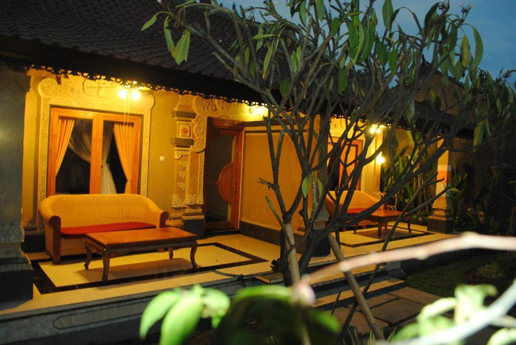 Trijaya Pensión Pemuteran Exterior foto